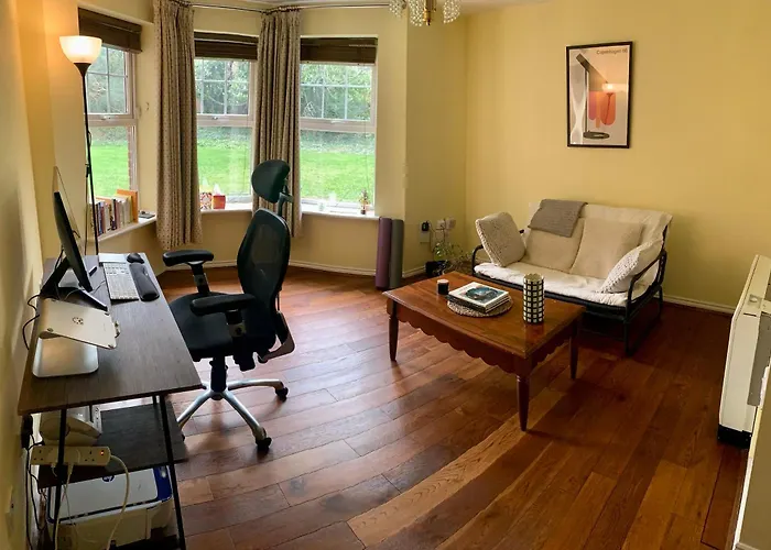 Peaceful Garden View Apt. Close To Central London